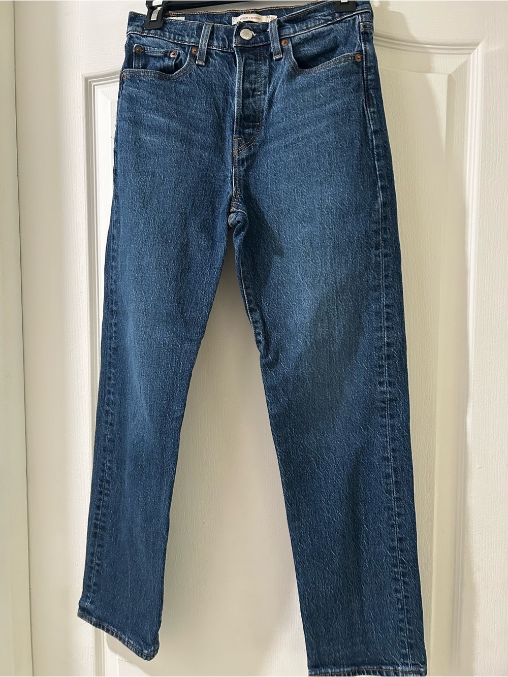Levi's Men's Straight Jeans in Medium Blue Wash